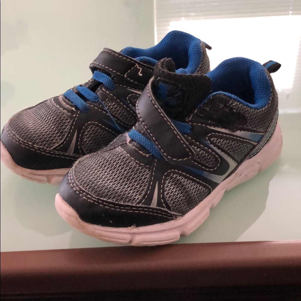 Toddler boy sneaker